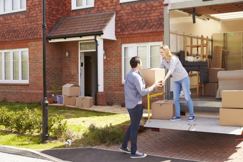 Local removals vehicle supporting a Dartford student relocation