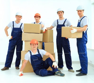Local packing team managing a move in Dartford with access considerations