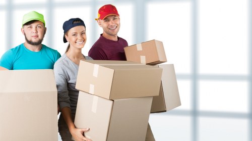 Local removals team handling access challenges for a Dartford flat move